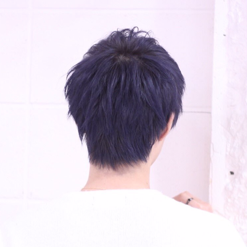 ワックスなしでも髪型を整えやすくするには、個人の輪郭や髪質に合わせることが大切。